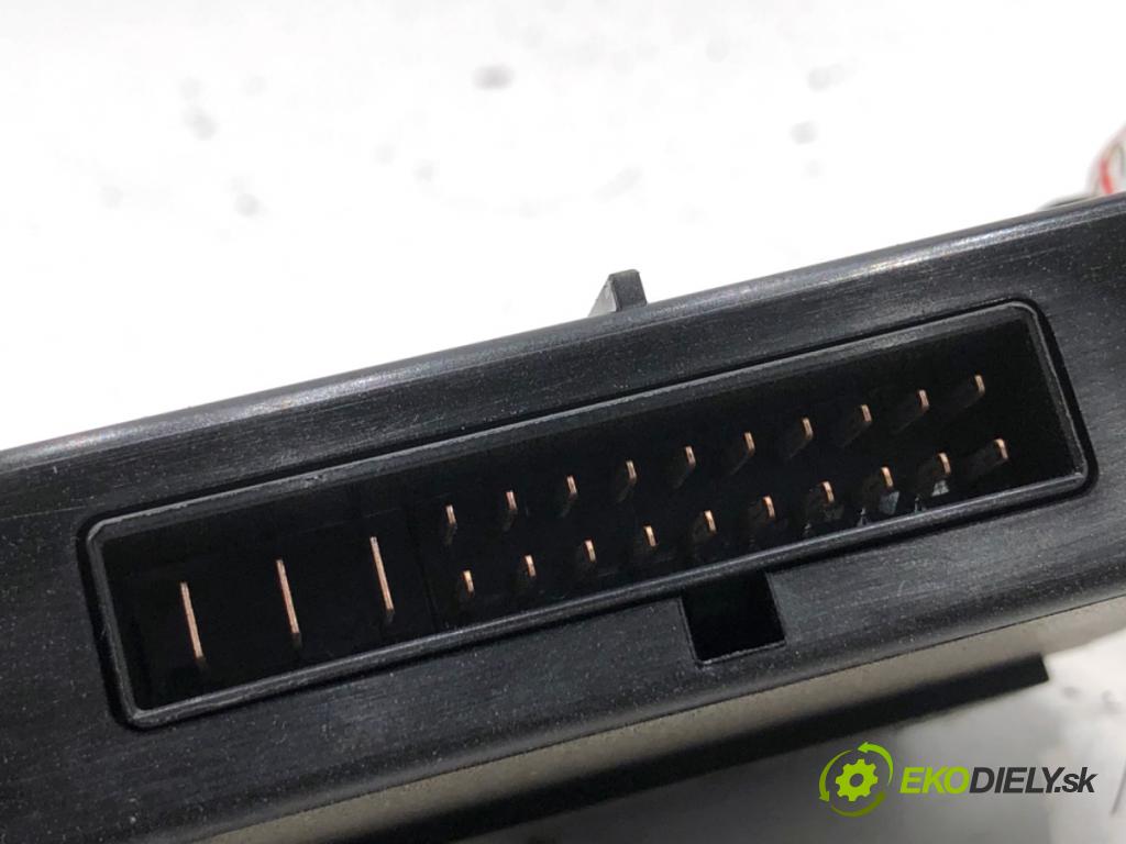 BMW E90 sedan 2006 95 kW 318 i 1995 modul komfortu 9119491 (Komfortní modul)