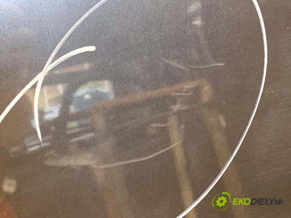 BMW E90 sedan 2006 95 kW 318 i 1995 kapota  (Kapota)