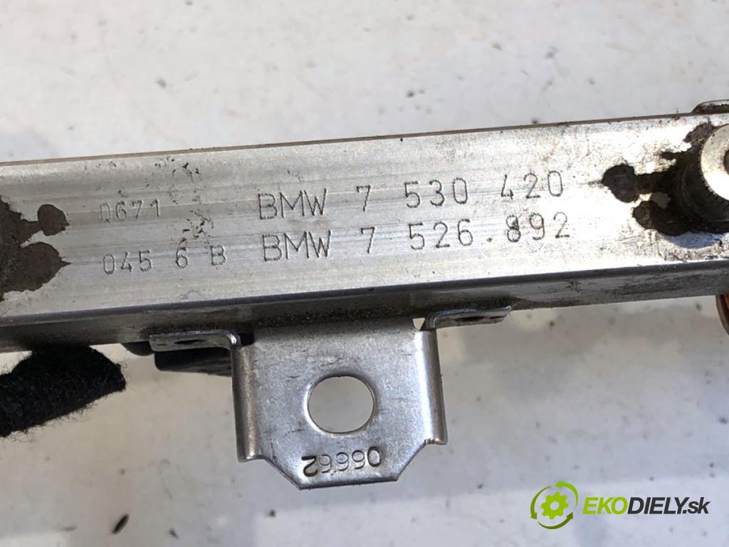 BMW E90 sedan 2006 95 kW 318 i 1995 Lišta vstrekovacia 7530420 (Vstrekovacia lišta)