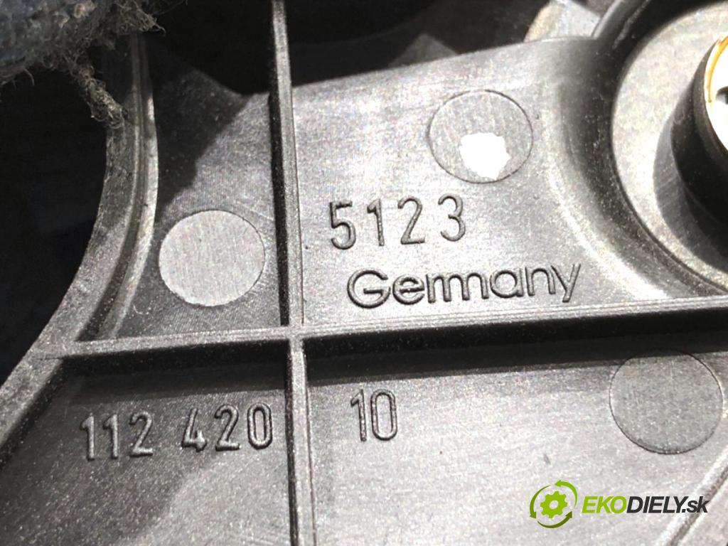 BMW E90 sedan 2006 95 kW 318 i 1995 lanko kapoty