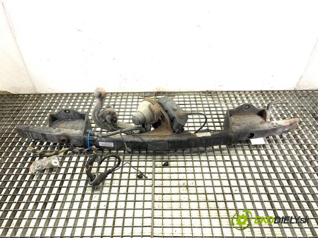 BMW E90 sedan 2006 95 kW 318 i 1995 Hák tažné zařízení 6773725 (Tažné zařízení)