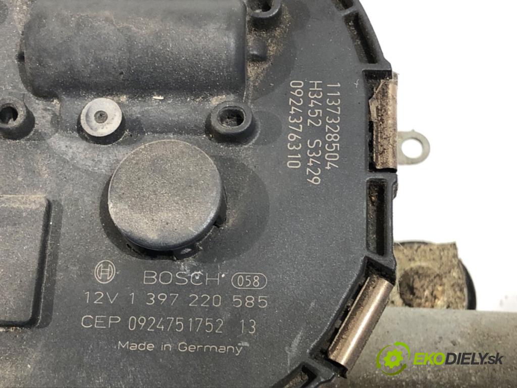 AUDI Q5 8R SUV 2009 125 kW 2.0 TDI quattro 1968 Mechanizmus stieračov predný 8R1955023D (Motorček stieračov predný)