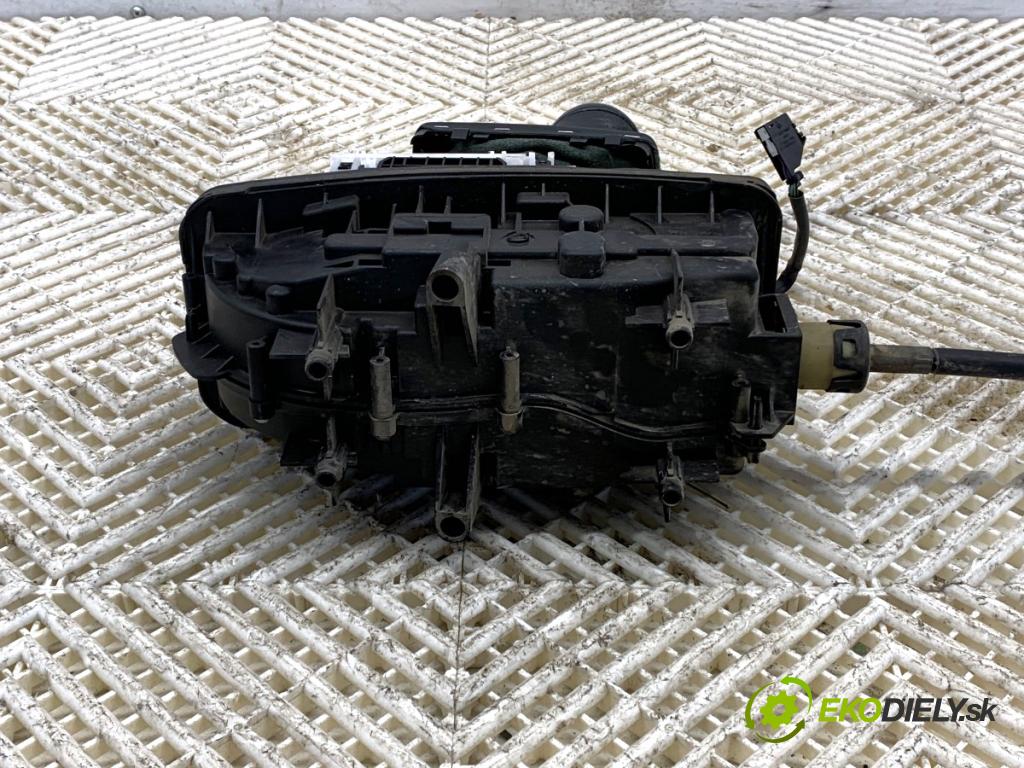 AUDI Q5 8R SUV 2009 125 kW 2.0 TDI quattro 1968 Kulisa 8R1713041E (Rýchlostná páka (kulisa))