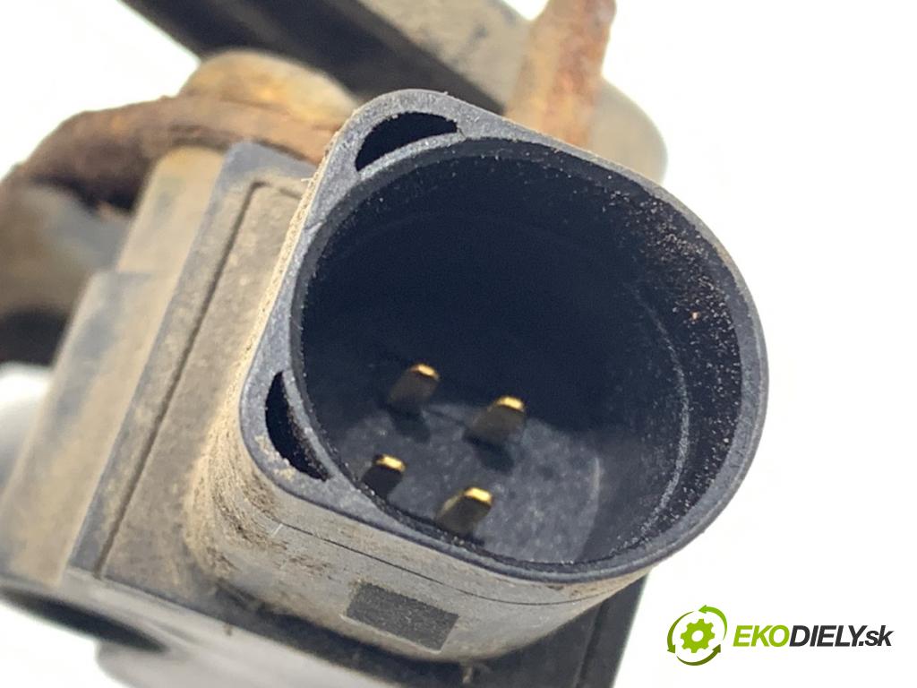 AUDI Q5 8R SUV 2009 125 kW 2.0 TDI quattro 1968 Snímač XENON 1T0907503A (Snímač)