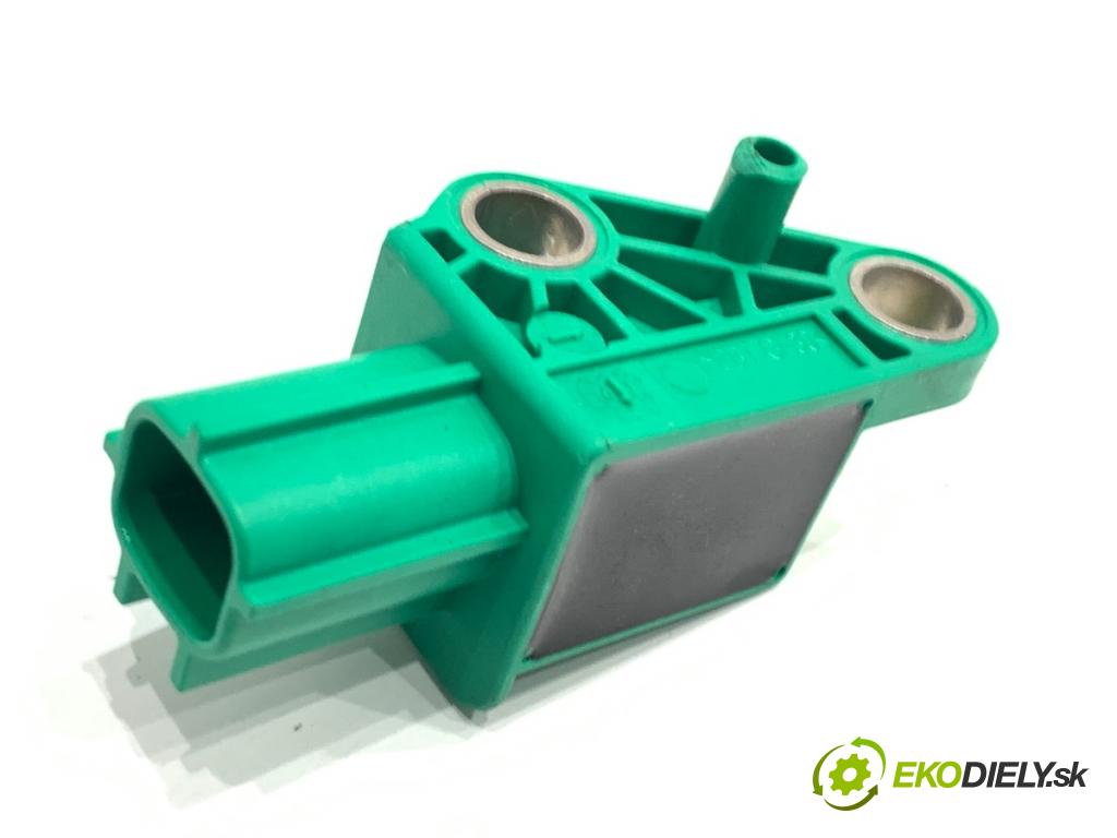 AUDI Q5 8R SUV 2009 125 kW 2.0 TDI quattro 1968 Snímač nárazu 1K0909606C (Snímač nárazu)