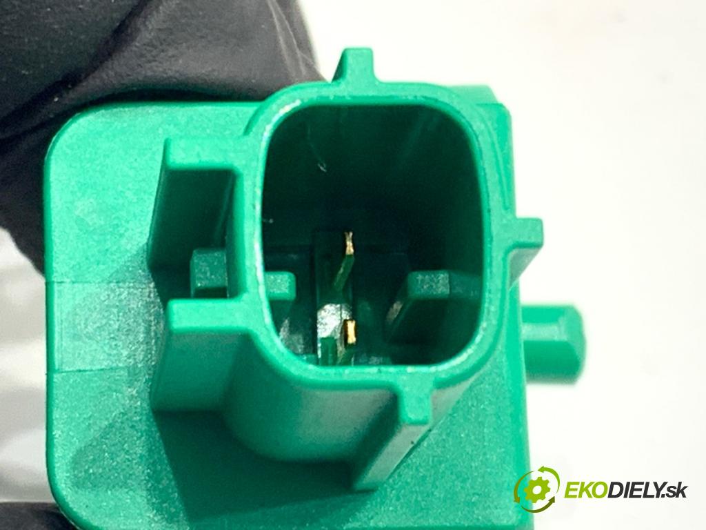 AUDI Q5 8R SUV 2009 125 kW 2.0 TDI quattro 1968 Snímač nárazu 1K0909606C (Snímač nárazu)