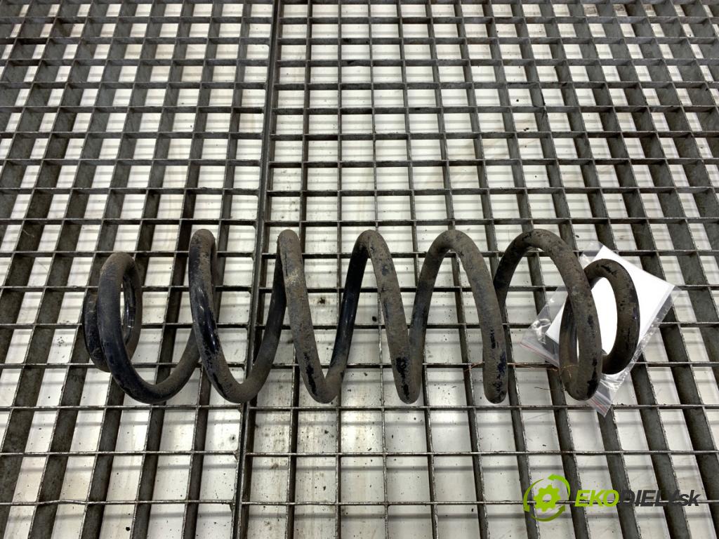 AUDI Q5 8R SUV 2009 125 kW 2.0 TDI quattro 1968 pružina zadní část  (Klika dveří ostatní)