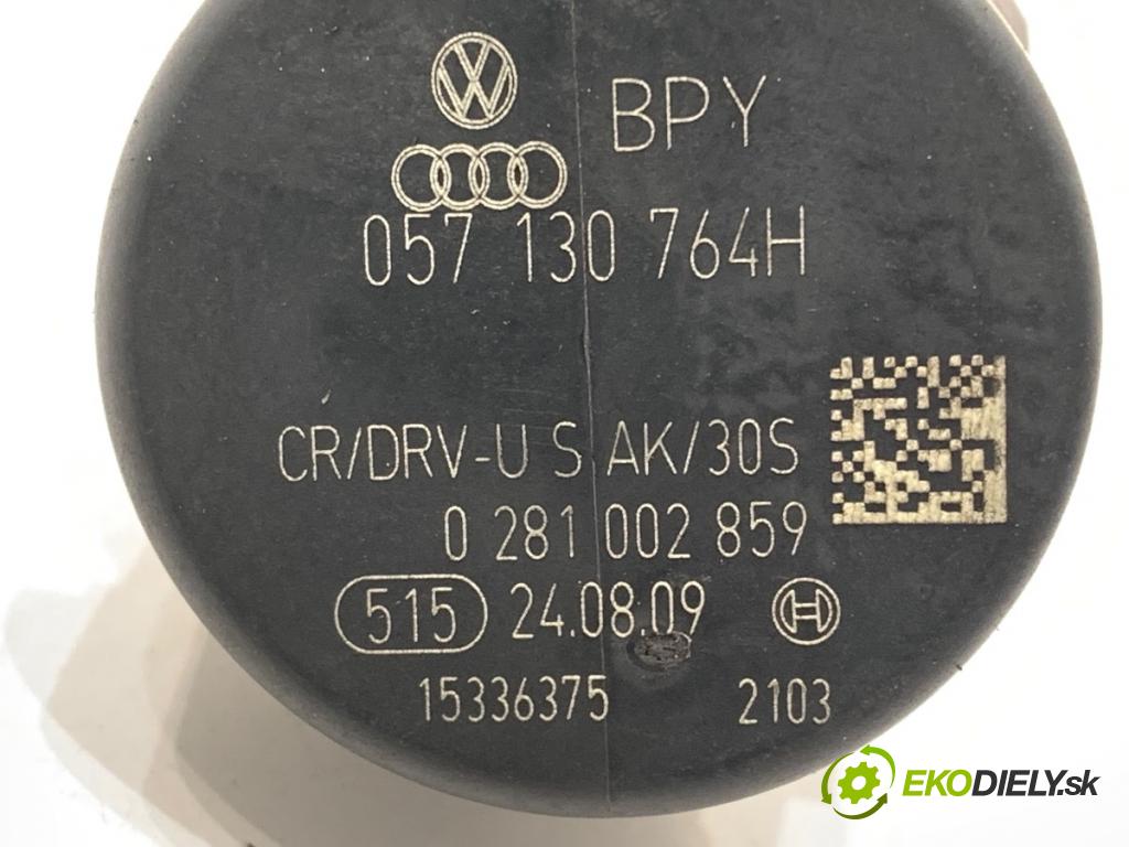AUDI Q5 8R SUV 2009 125 kW 2.0 TDI quattro 1968 Regulátor tlaku paliva 057130764H (Palivový systém ostatné)