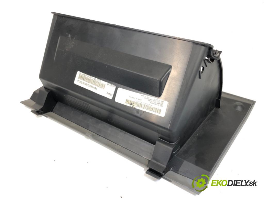 DODGE AVENGER sedan 2008 103 kW 2.0 CRD 1968 Priehradka, kastlík spolujazdca  (Priehradka (kastlík))