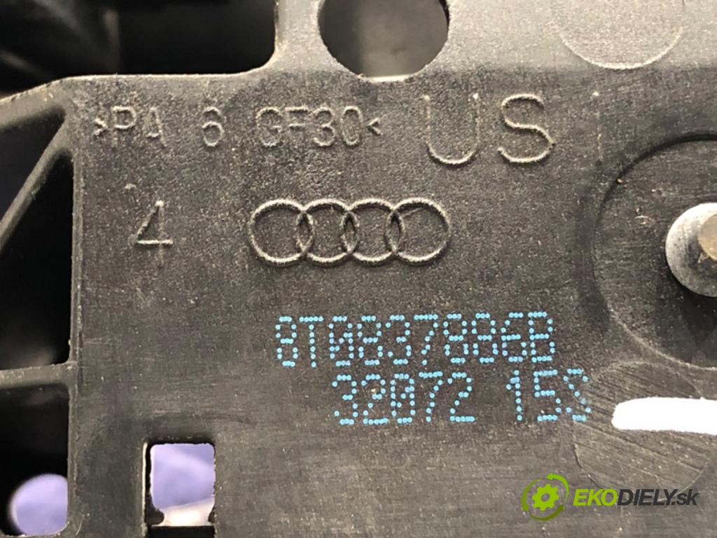 AUDI A4 B8 sedan 2012 155 kW 2.0 TFSI 1984 klika vnejší pravý zadní část KEYLESS