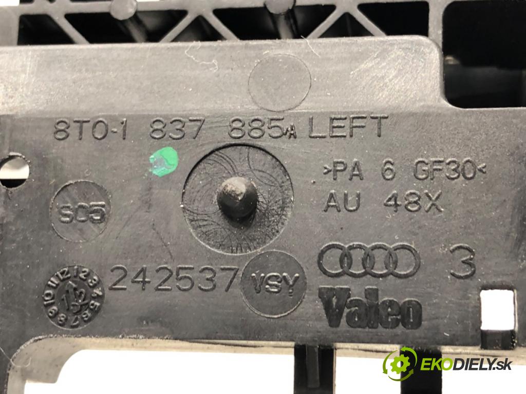 AUDI A4 B8 sedan 2012 155 kW 2.0 TFSI 1984 Kľučka vonkajšia ľavy predný KEYLESS