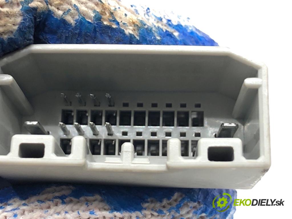 DODGE AVENGER sedan 2008 103 kW 2.0 CRD 1968 RADIO  (Audio zariadenie)