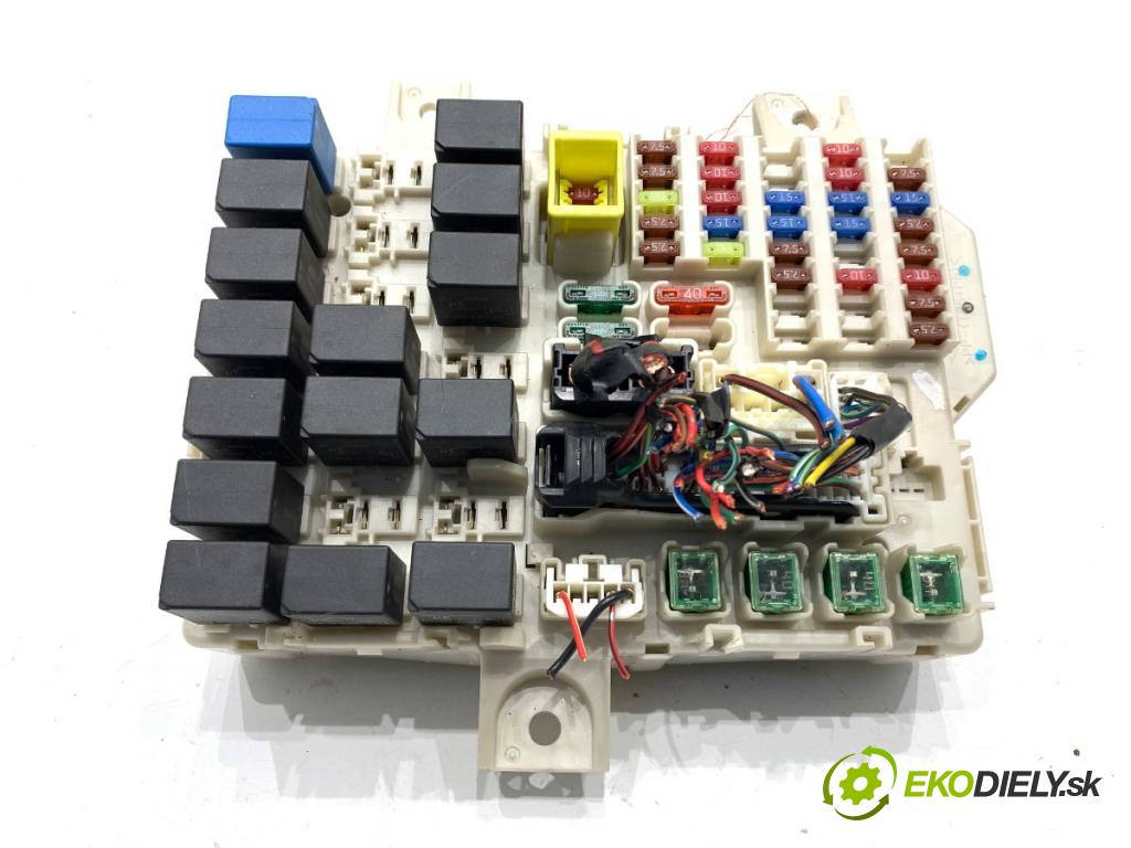 MITSUBISHI COLT VI liftback 2012 70 kW 1.3 1332 modul BSI 8637A389 (Pojistková skříňka)