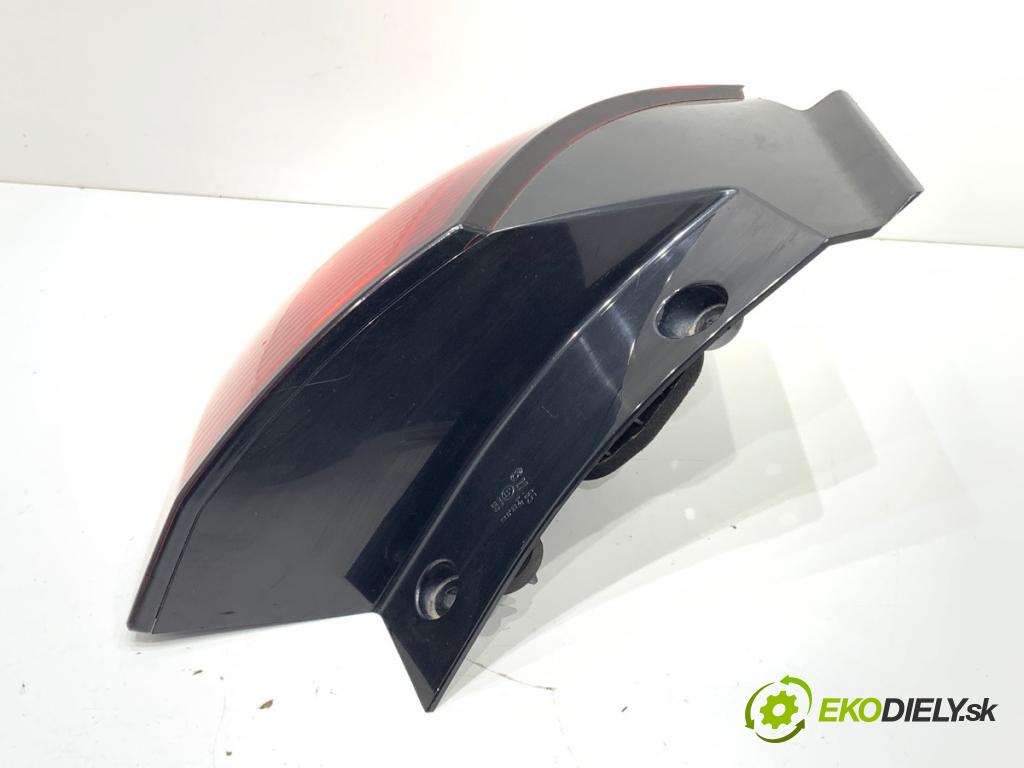 MITSUBISHI COLT VI liftback 2012 70 kW 1.3 1332 světlo levý zadní část MR957365