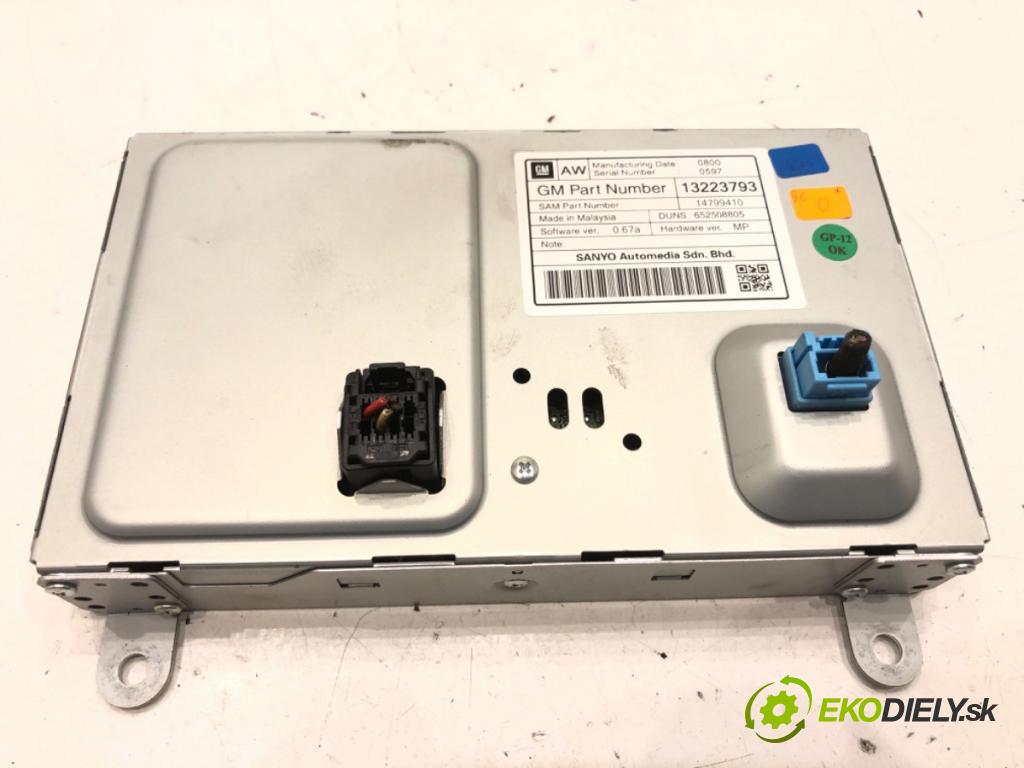 OPEL INSIGNIA A liftback 2010 118 kW 2.0 CDTI (68) 1956 Dislpej 13223793 (Prístrojová doska)