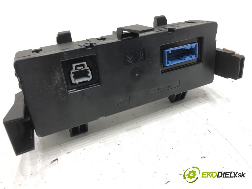 CITROEN C3 I liftback 2003 80 kW 1.6 16V 1587 Panel ovládania kúrenia 96377774XT (Prepínacie páčky pod volantom)