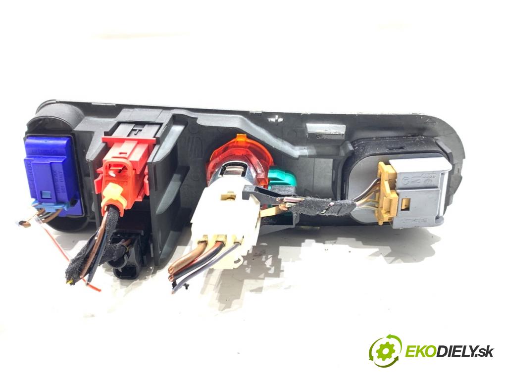 SEAT LEON II liftback 2007 75 kW 1.6 1595 Prepínač nastavenia spätných zrkadiel 5P0959565 (Prepínacie páčky pod volantom)