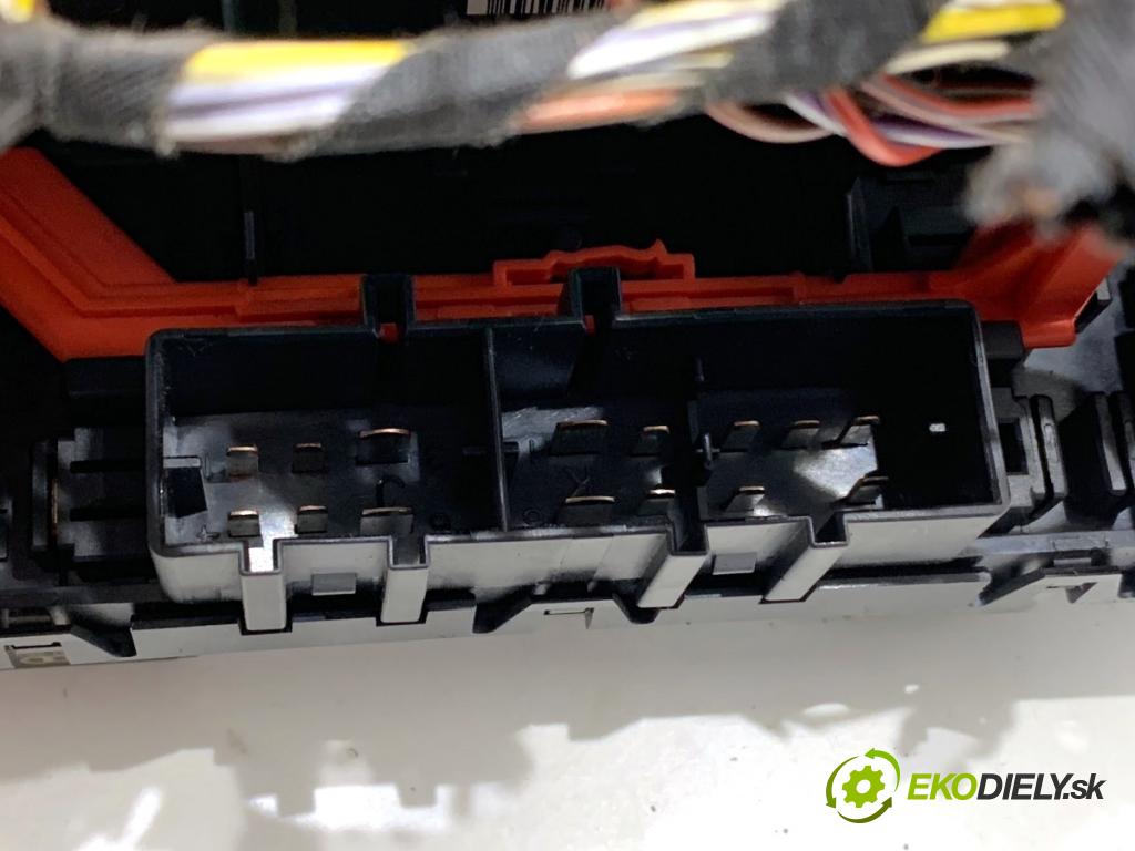 SEAT LEON II liftback 2007 75 kW 1.6 1595 Modul BORDNETZ 3C0937049AE (Riadiaca jednotka ostatné)