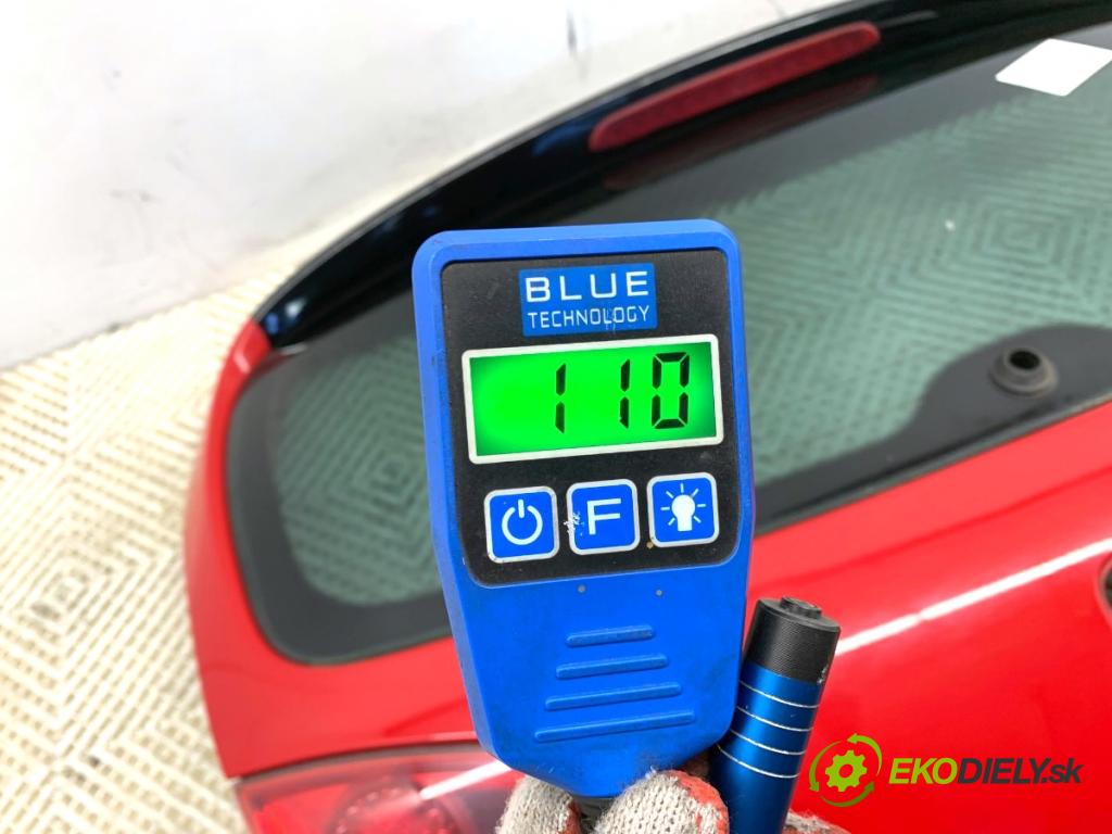 SEAT LEON II liftback 2007 75 kW 1.6 1595 kapota zadní část