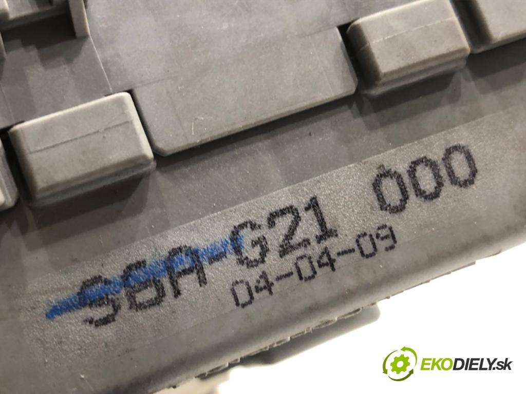 HONDA CIVIC VII liftback 2004 66 kW 1.4 iS (EP1) 1396 skříňka poistková 3820E-S6A-G200 (Pojistková skříňka)