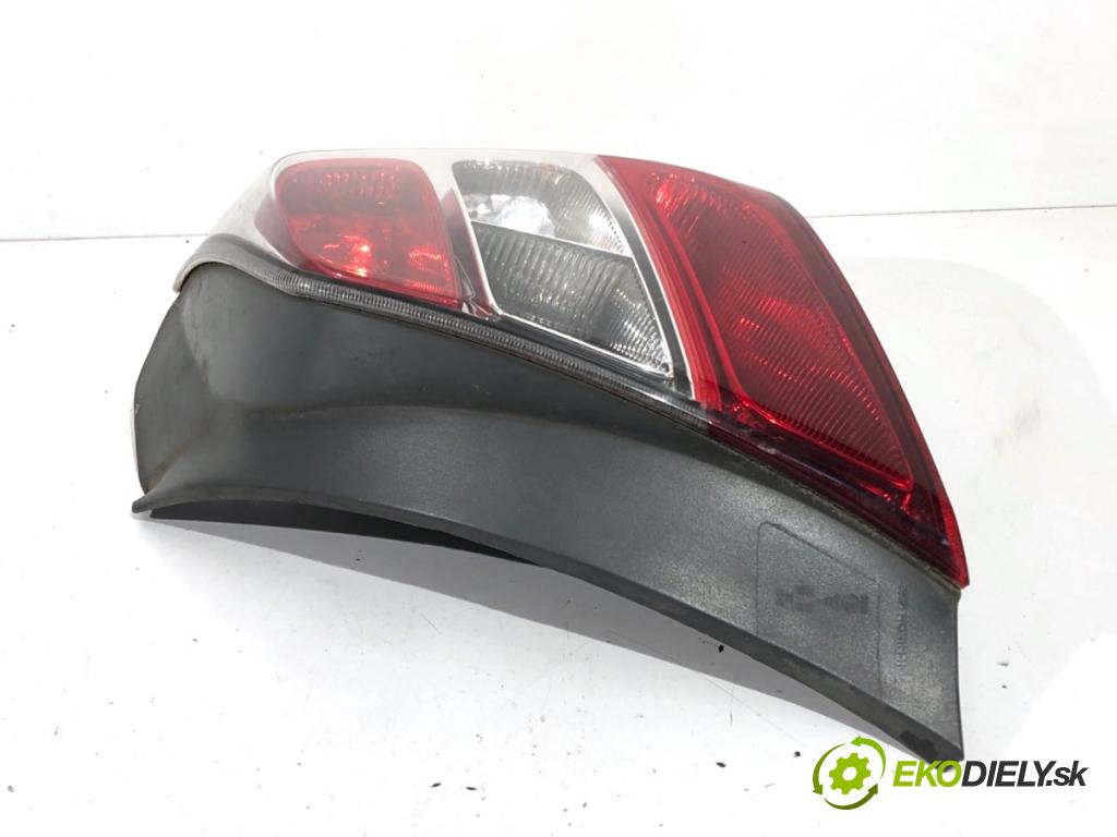 HONDA CIVIC VII liftback 2004 66 kW 1.4 iS (EP1) 1396 světlo pravý zadní část