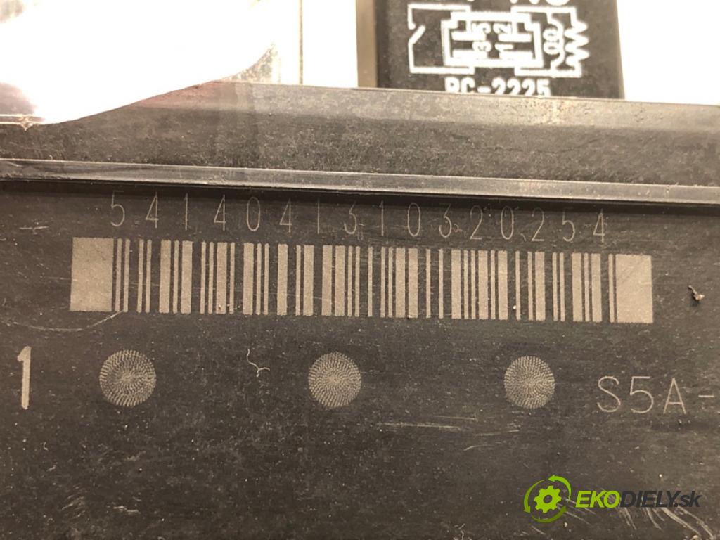 HONDA CIVIC VII liftback 2004 66 kW 1.4 iS (EP1) 1396 skříňka poistková  (Pojistková skříňka)