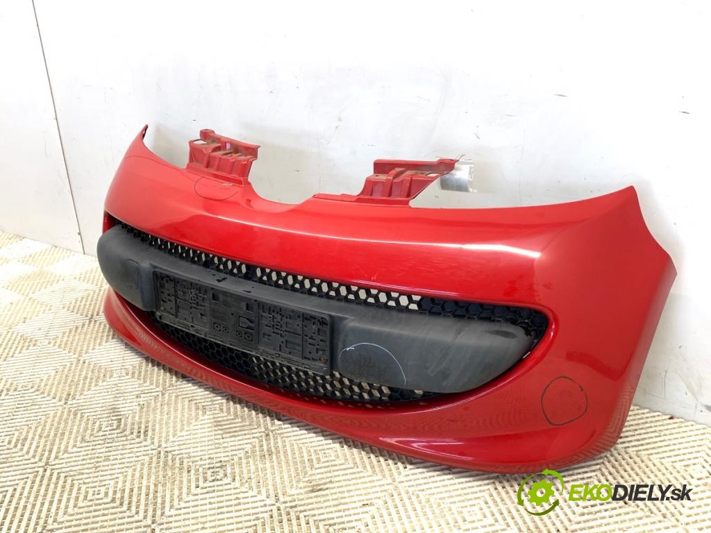 PEUGEOT 107 liftback 2006 50 kW 1.0 998 nárazník přední část  (Klika dveří ostatní)