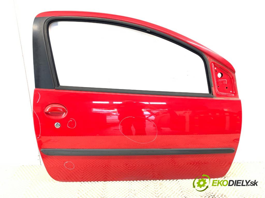 PEUGEOT 107 liftback 2006 50 kW 1.0 998 dveře pravý přední část 