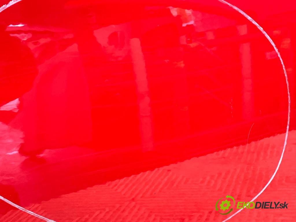 PEUGEOT 107 liftback 2006 50 kW 1.0 998 dveře pravý přední část