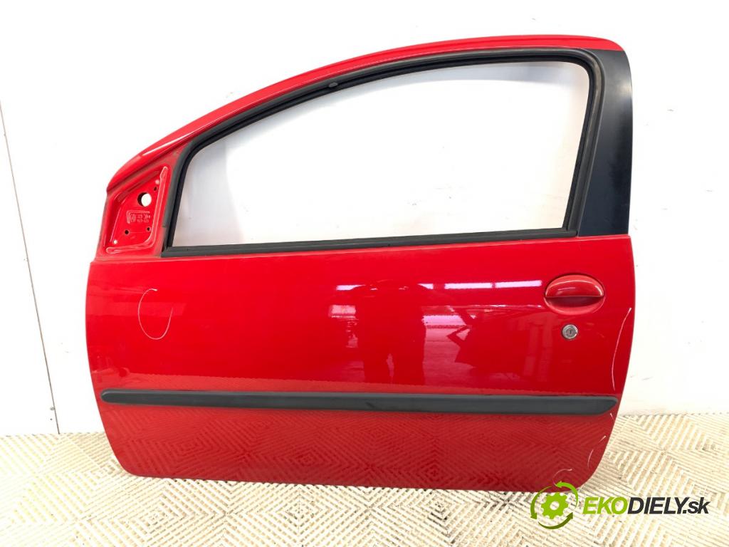PEUGEOT 107 liftback 2006 50 kW 1.0 998 dveře levý přední část 