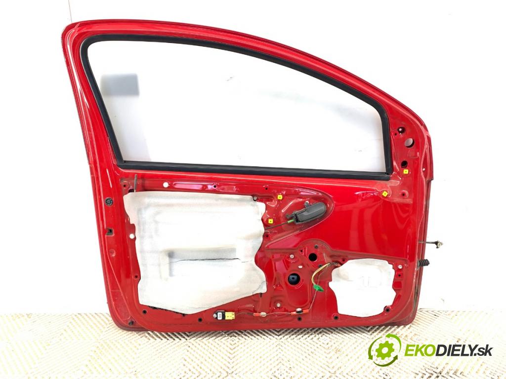 PEUGEOT 107 liftback 2006 50 kW 1.0 998 dveře levý přední část