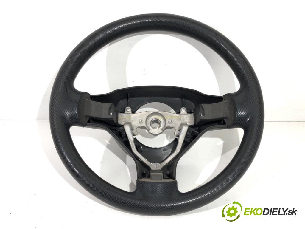 PEUGEOT 107 liftback 2006 50 kW 1.0 998 Volant  (Volant)