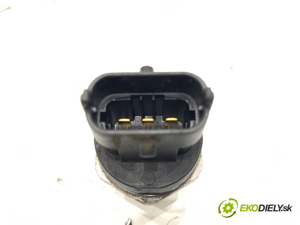 KIA CARENS IV nadwozie wielkoprzestrzenne (MPV) 2014 100 kW 1.7 CRDi 1685 Snímač tlaku paliva  (Snímač)