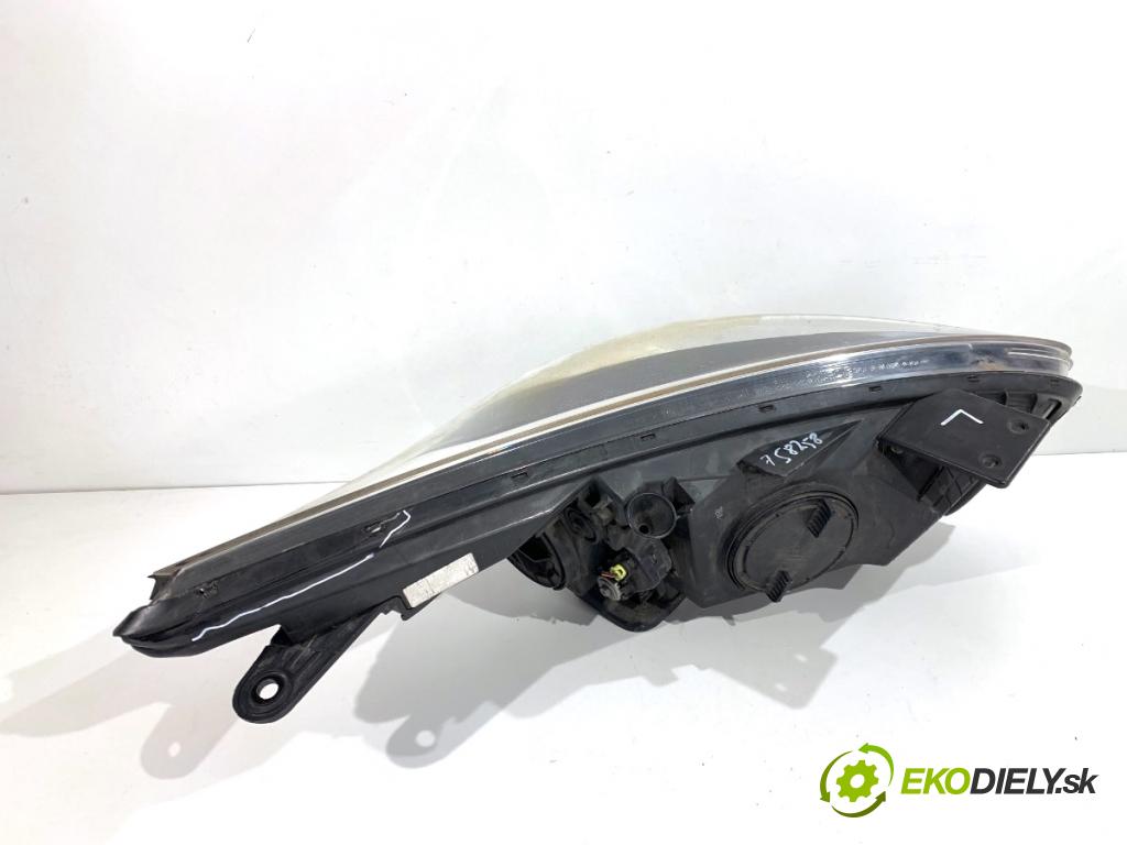 KIA CARENS IV nadwozie wielkoprzestrzenne (MPV) 2014 100 kW 1.7 CRDi 1685 Svetlomet ľavy predný