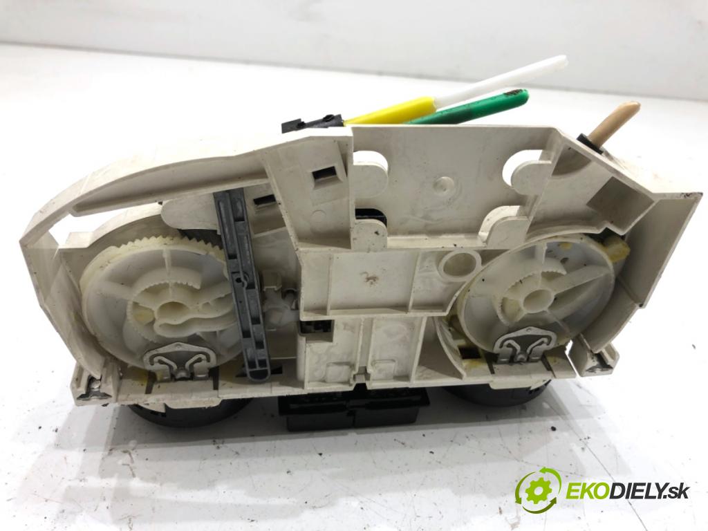 VW GOLF IV liftback 2003 50 kW 1.9 SDI 1896 Panel ovládania kúrenia  (Prepínacie páčky pod volantom)