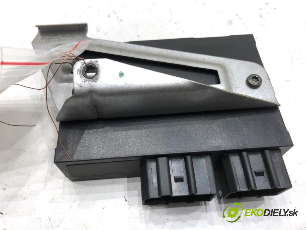 VW GOLF IV liftback 2003 50 kW 1.9 SDI 1896 modul komfortu 1C0959799B (Komfortní modul)