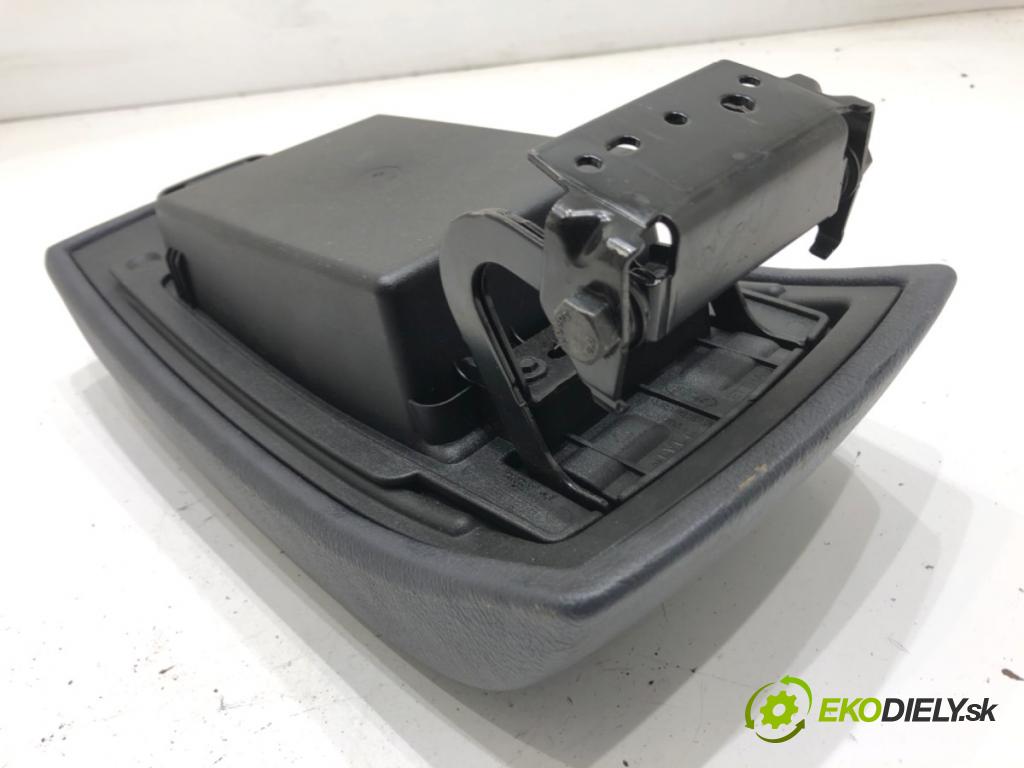 FORD MONDEO MK4 liftback 2008 103 kW 2.0 TDCi 1997 Lakťová opierka 6M21-R044C82-A (Lakťová opierka)