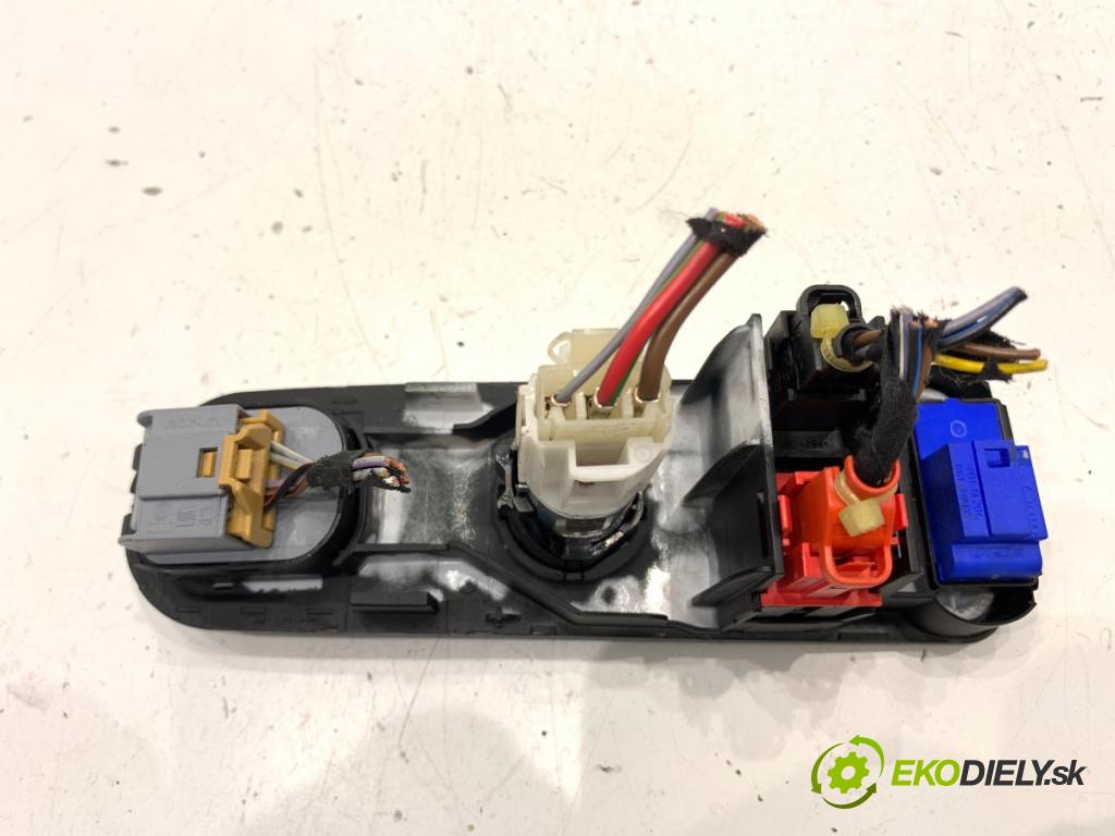 SEAT LEON II liftback 2006 103 kW 2.0 TDI 1968 Prepínač nastavenia spätných zrkadiel  (Prepínacie páčky pod volantom)