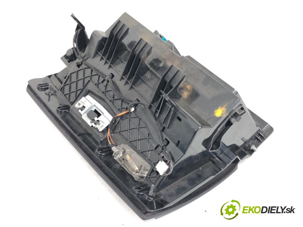 BMW E92 coupe 2009 180 kW 330 d xDrive 2993 Priehradka, kastlík spolujazdca 7075479 (Priehradka (kastlík))