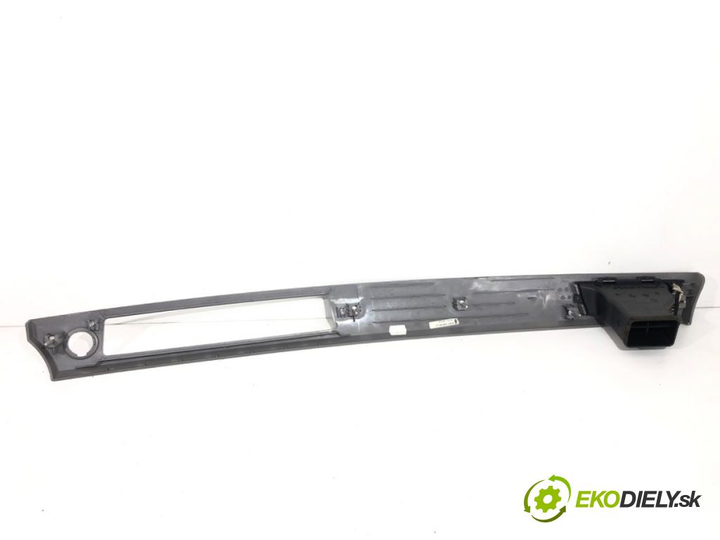 BMW E92 coupe 2009 180 kW 330 d xDrive 2993 lišty kryt 9201023 7132847 (Lišta)