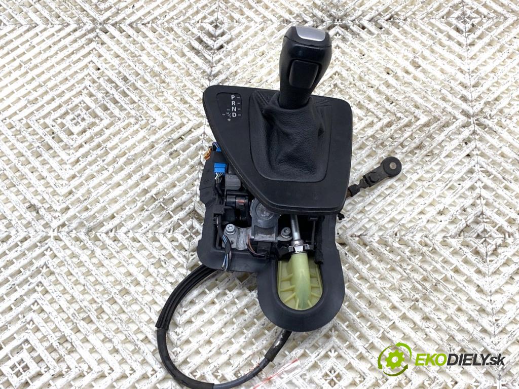 BMW E92 coupe 2009 180 kW 330 d xDrive 2993 Kulisa 7580923 (Rýchlostná páka (kulisa))