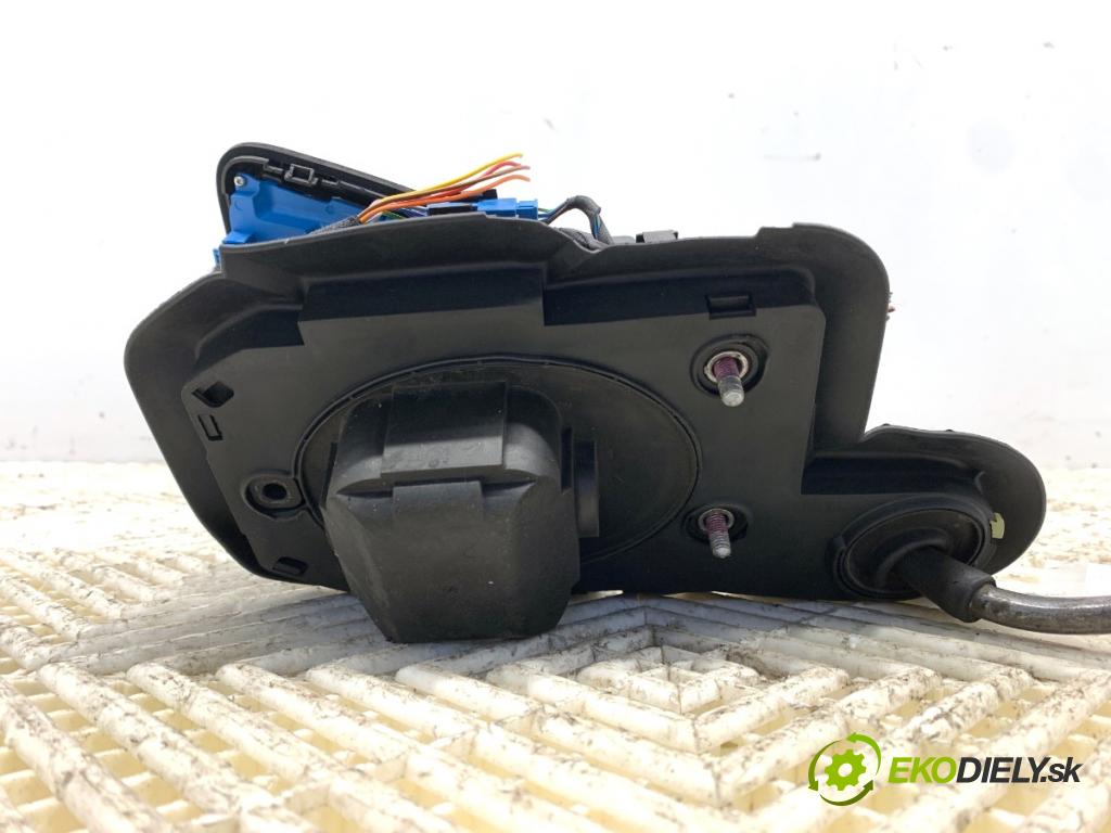 BMW E92 coupe 2009 180 kW 330 d xDrive 2993 Kulisa 7580923 (Rýchlostná páka (kulisa))