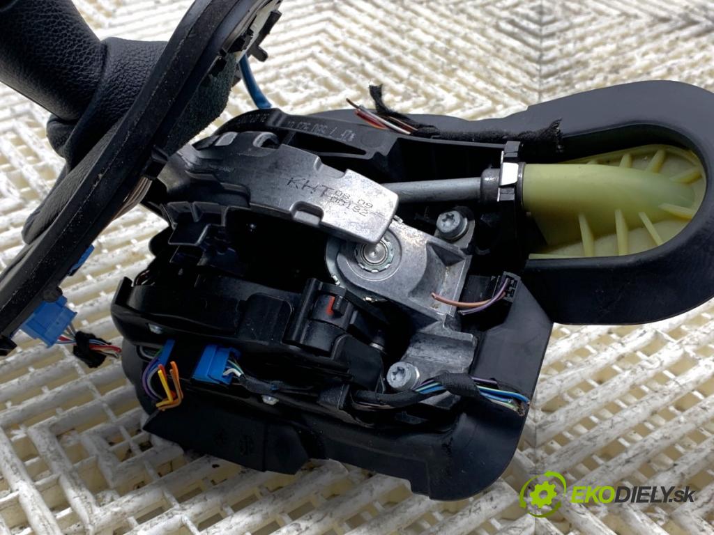 BMW E92 coupe 2009 180 kW 330 d xDrive 2993 Kulisa 7580923 (Rýchlostná páka (kulisa))