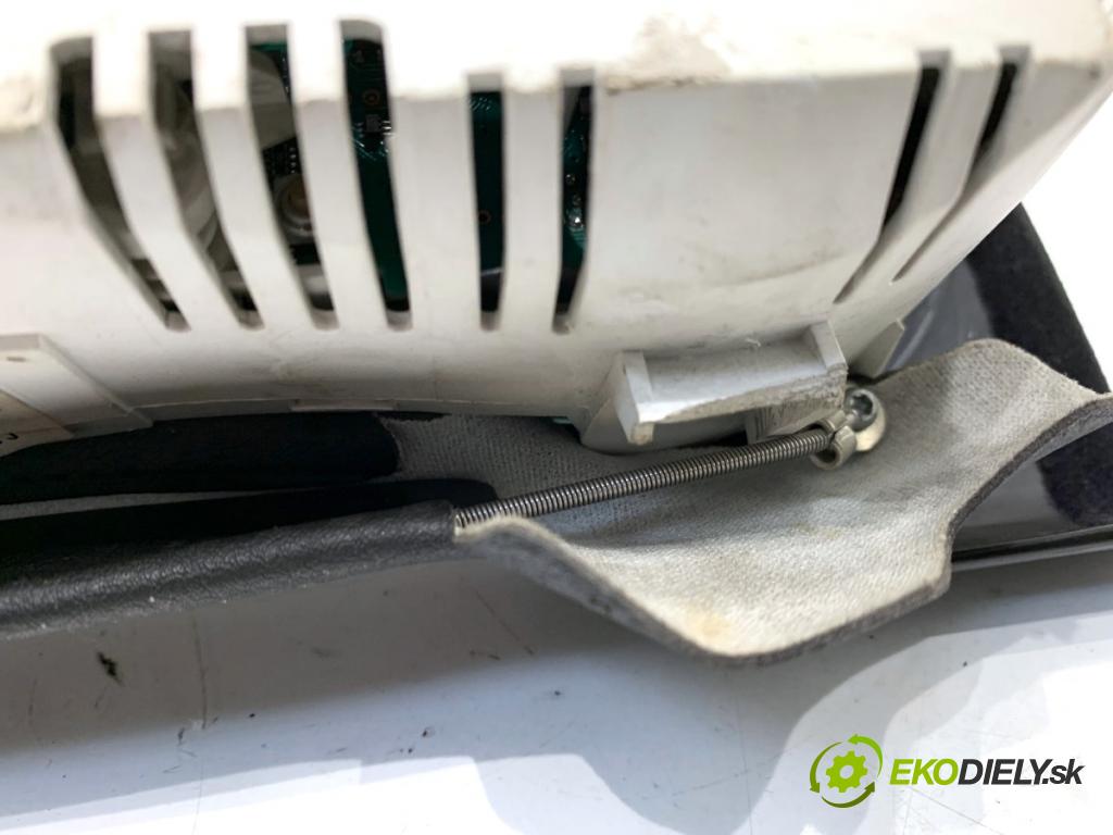 AUDI TT 8N coupe 1998 132 kW 1.8 T 1781 Prístrojovka 8N1919880E (Prístrojová doska)