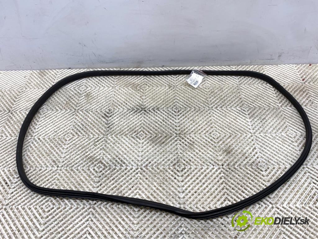 FORD MONDEO MK4 liftback 2008 103 kW 2.0 TDCi 1997 těsnění prahu levá strana 