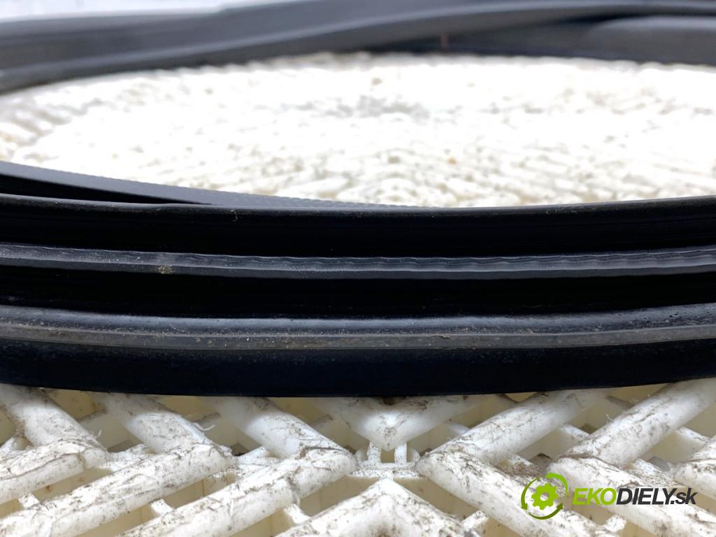 FORD MONDEO MK4 liftback 2008 103 kW 2.0 TDCi 1997 těsnění prahu levá strana