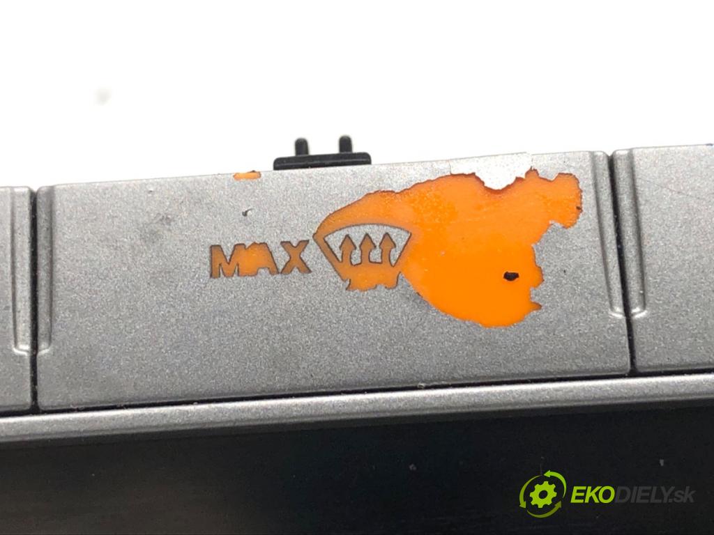 FORD MONDEO MK4 liftback 2008 103 kW 2.0 TDCi 1997 Panel ovládania kúrenia 7S7T18C612AG (Prepínacie páčky pod volantom)