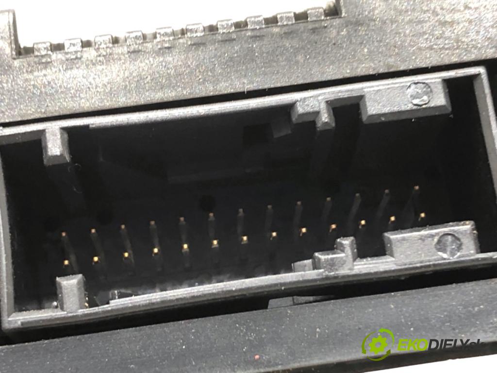 FORD MONDEO MK4 liftback 2008 103 kW 2.0 TDCi 1997 Panel ovládania kúrenia 7S7T18C612AG (Prepínacie páčky pod volantom)