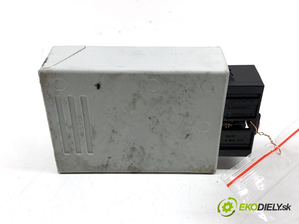 BMW E92 coupe 2009 180 kW 330 d xDrive 2993 Modul ťažného oka 6850497 (Riadiaca jednotka ostatné)