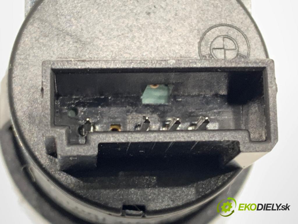 BMW E92 coupe 2009 180 kW 330 d xDrive 2993 Prepínač ťažného oka 9272858